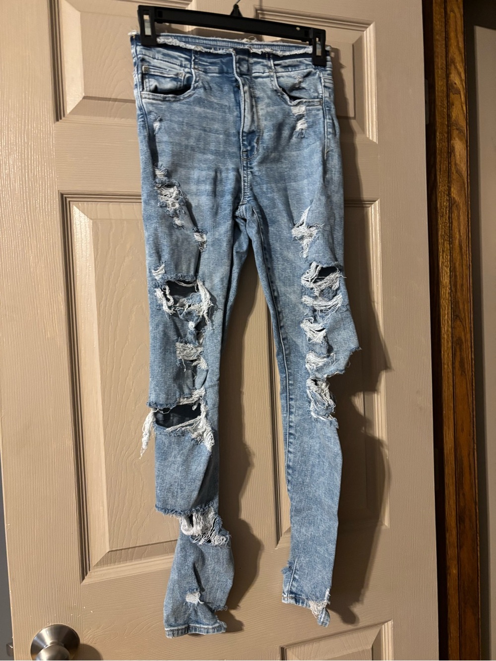 American Eagle Outfitters Light Blue Distressed Skinny Jeans